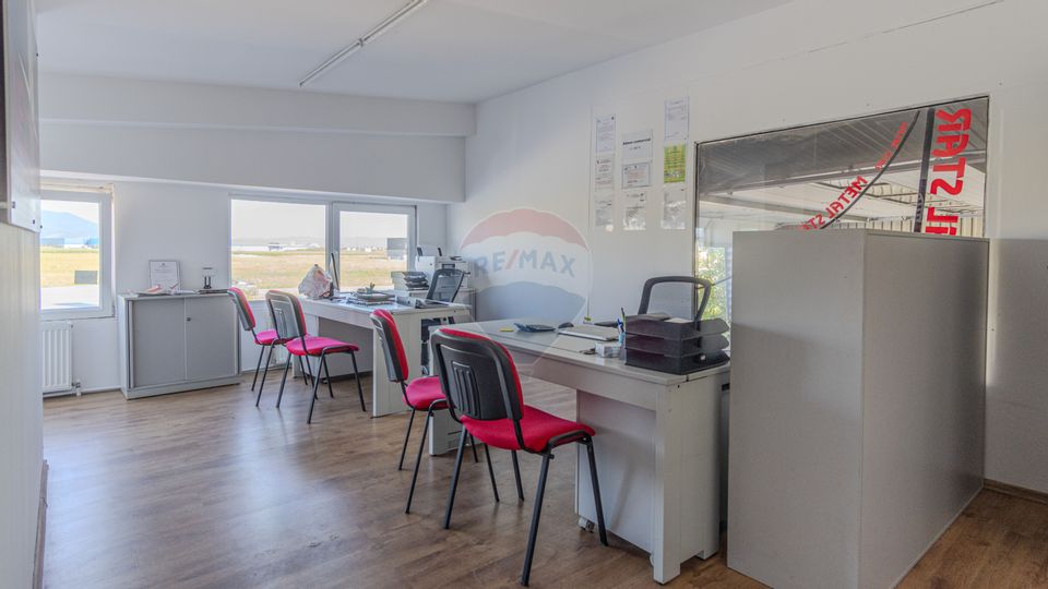 Hala + Spatiu de birouri cu destinatii multiple : Teren 1116 mp