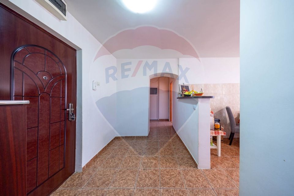 Apartament spatios, mobilat si utilat, 3 camere, Noua!