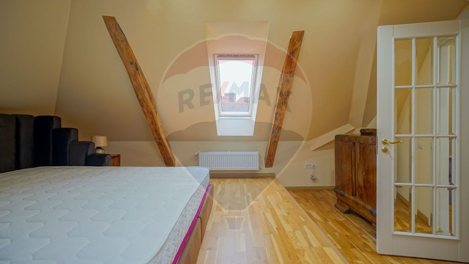 Apartament cu 4 camere | Ultracentral | Lux | Priveliste | Parcare