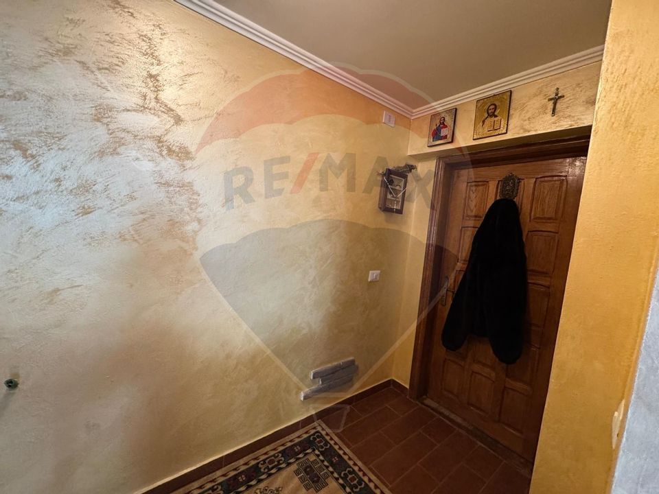 Apartament cu 3 camere in Dumitresti