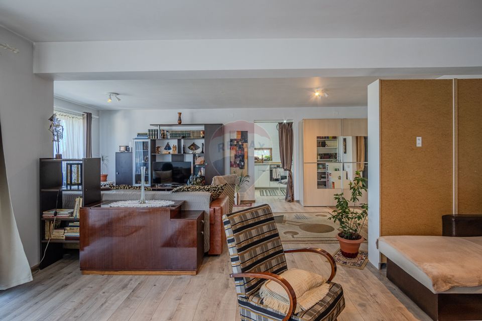 Casa de vanzare 7 camere | CURTE 953 mp | Colonia 1 Mai | COMISION 0 |