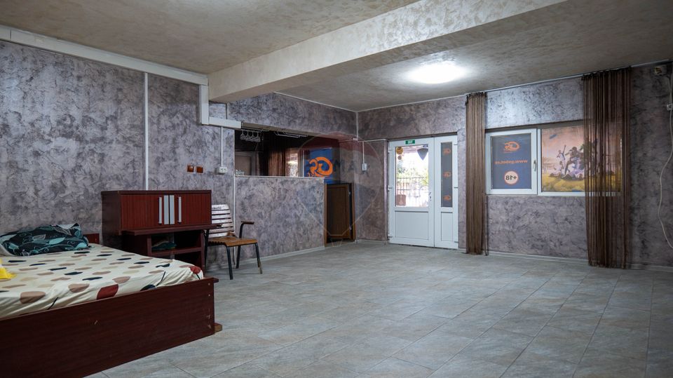 150sq.m Commercial Space for sale