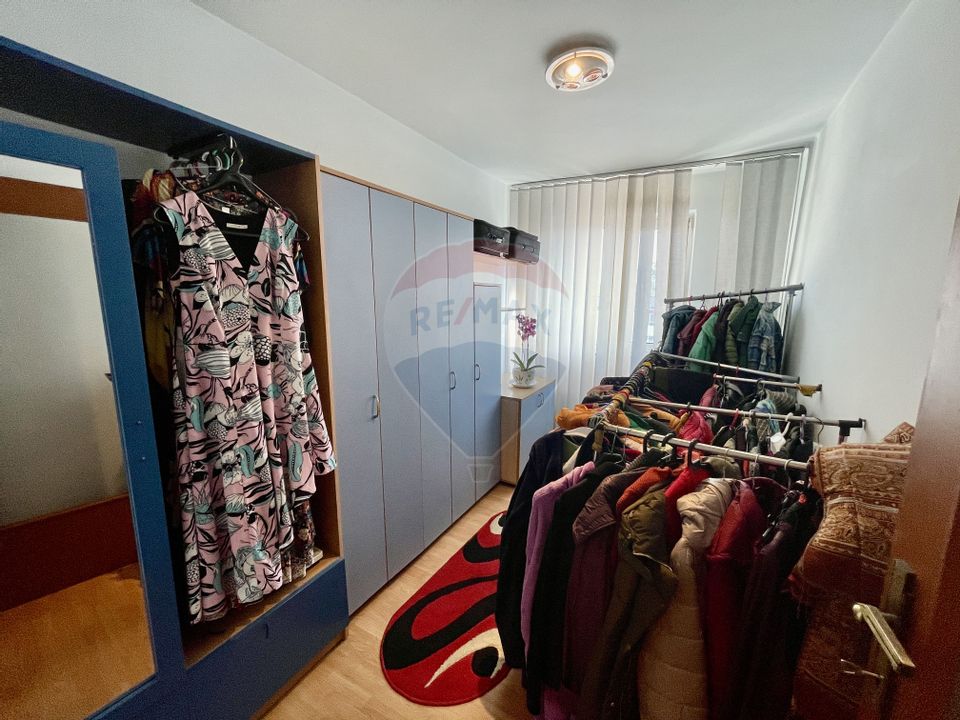 Apartament cu 3 camere de vânzare în zona Sud