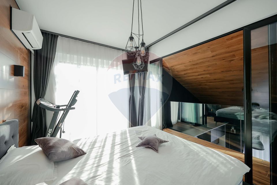 Loft penthouse, 3 rooms, on two levels, with terraces of 108 sqm