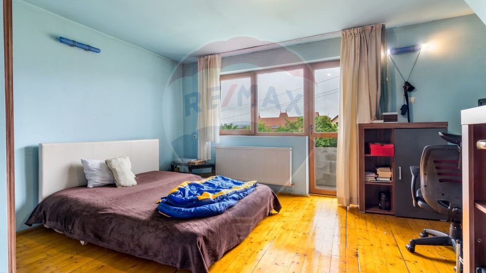 Casa cu 6 camere de vanzare, zona Centrala, Huedin