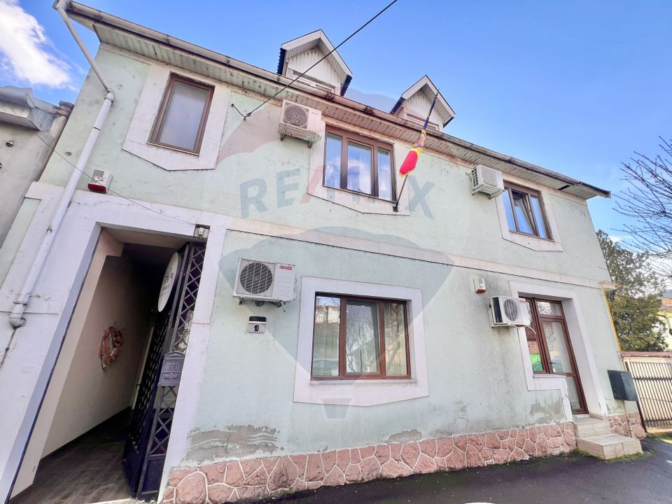 12 room House / Villa for sale, Decebal area