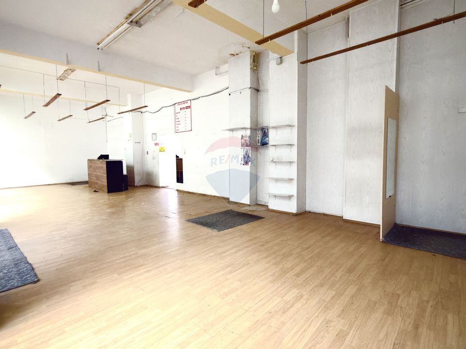 Street commercial space 212sqm for rent in Pantelimon area