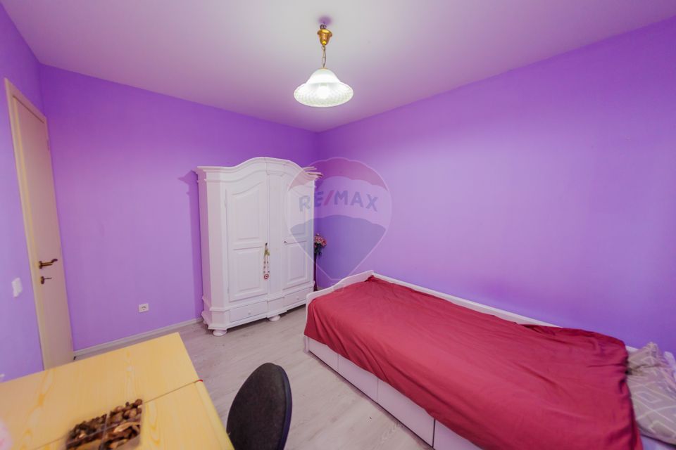 5 room House / Villa for sale, Vest area