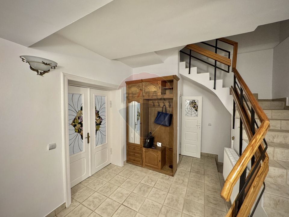 Casa / Vila cu 7 camere de vanzare în zona Domenii