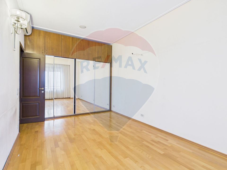 5 room Apartment for sale, Stefan cel Mare area