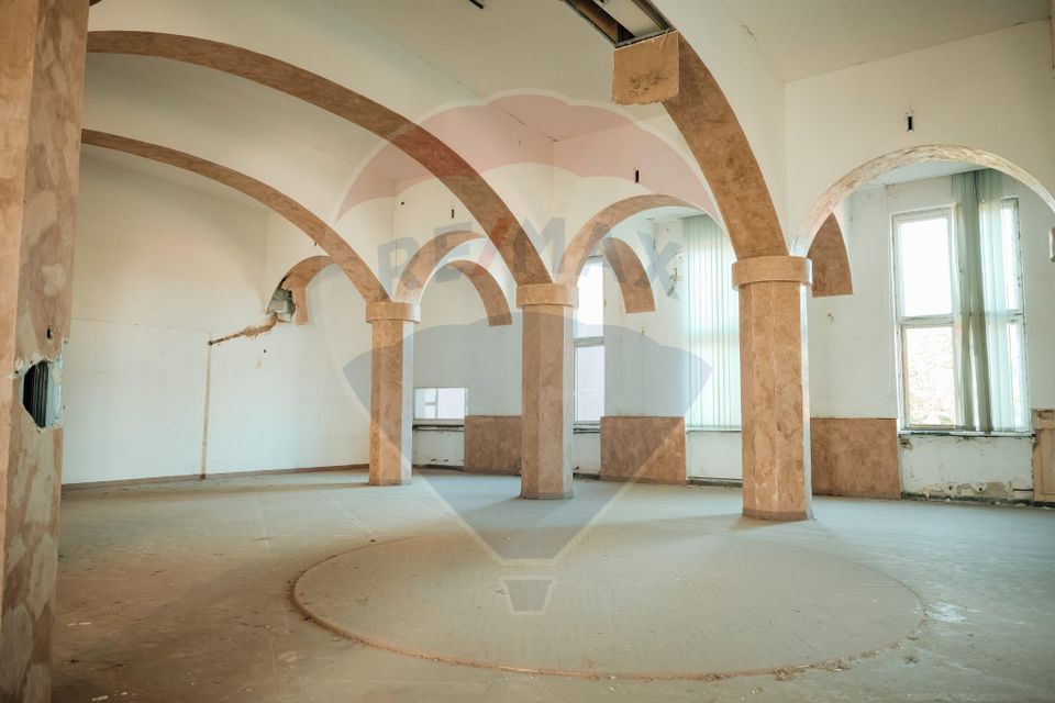 1,674sq.m Industrial Space