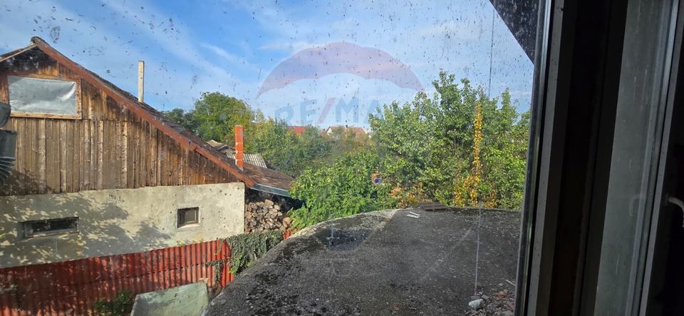 Casă la gri P+M cu anexă – oportunitate unică în Chișineu-Criș!