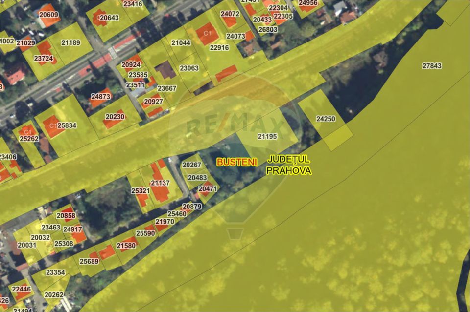 Teren intravilan cu vedere spectaculoasă spre Crucea Caraiman