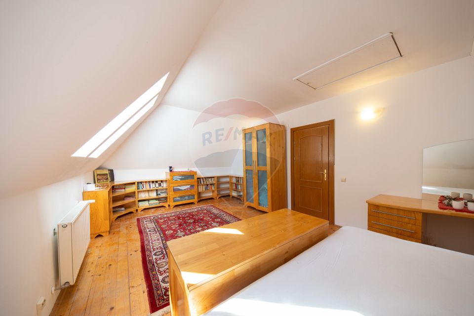 Vilă Moieciu, 375 mp util + teren 2.992 mp, View - Comision 0