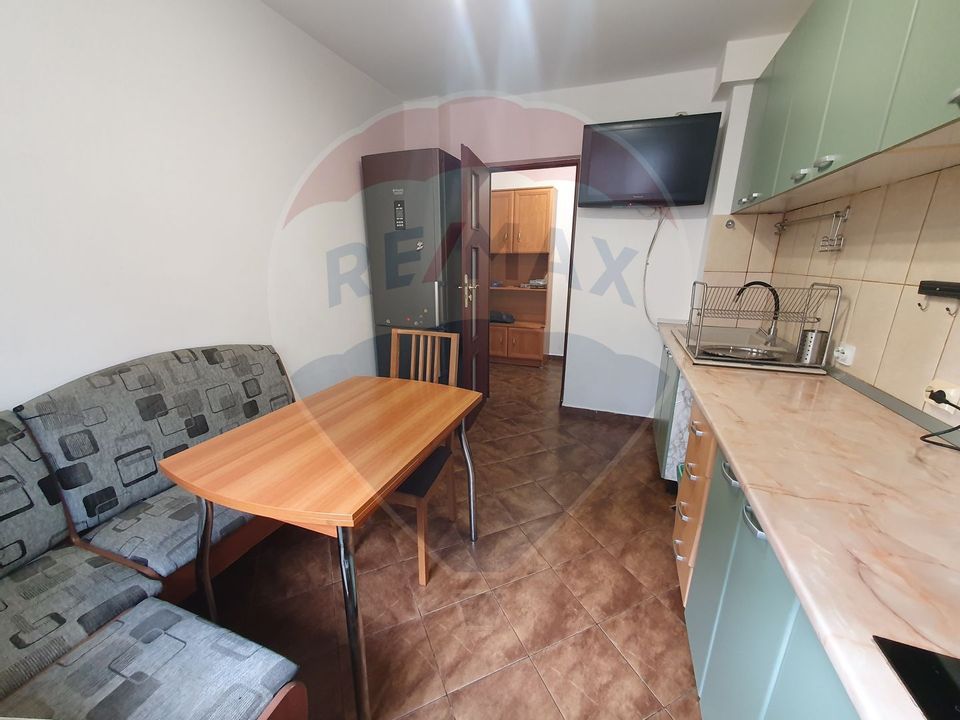 Apartament de inchiriat 4 cam în zona Stefan cel Mare