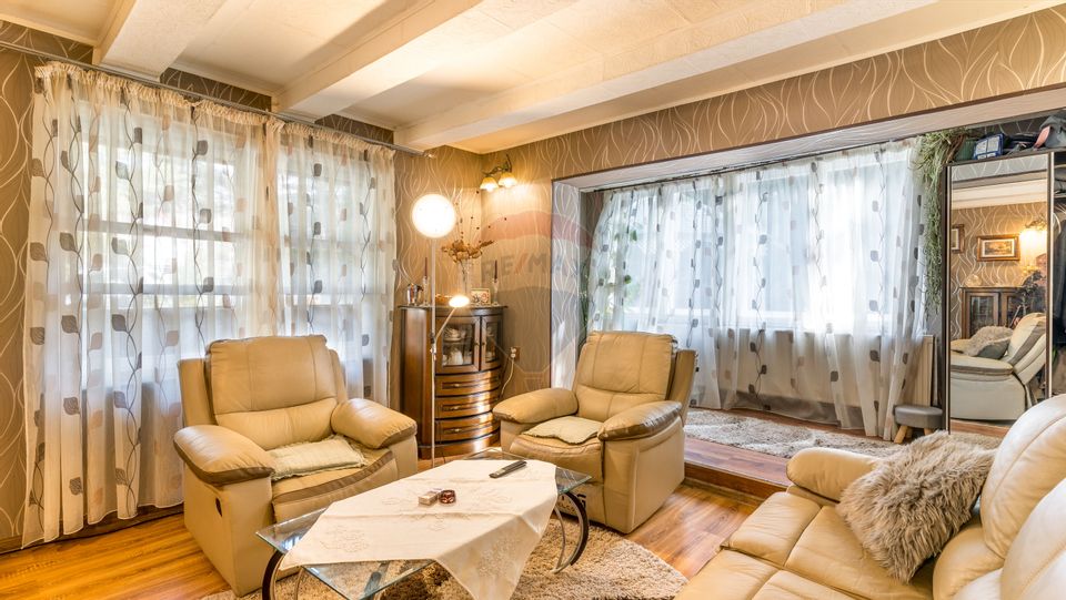 Casă / Vilă cu 6 camere de vânzare