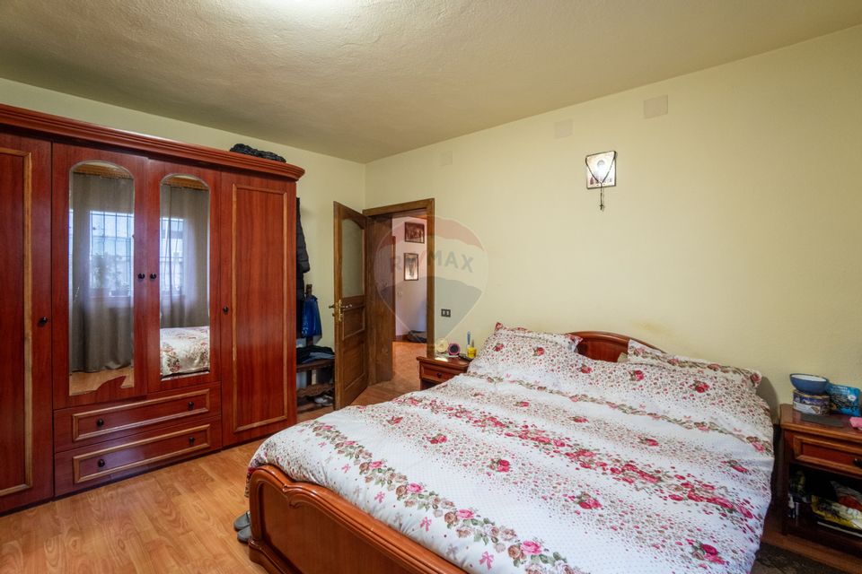 6 room House / Villa for sale