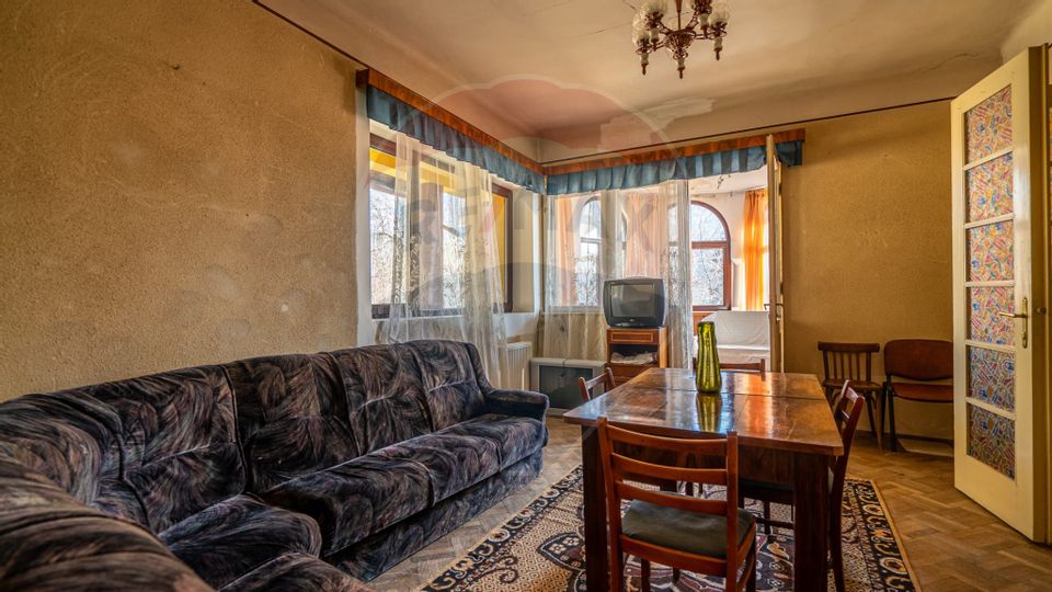 VILA! Investitie - pretabil pensiune SINAIA- zona apreciata turistic!