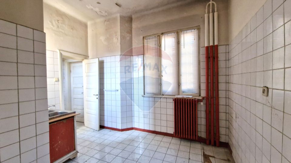 Apartament cu 4 camere de vânzare, Unirii