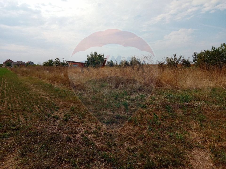 Land 1,500sqm Santion / Strada -