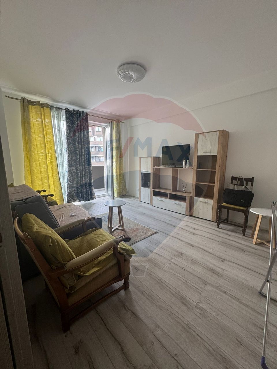 2 camere de închiriat, bloc nou, zonă centrală, etaj 1