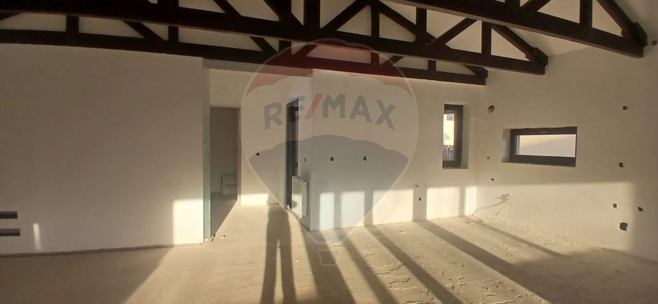 Casa individuala 4 camere cu teren 454 mp cartier privat Crevedia