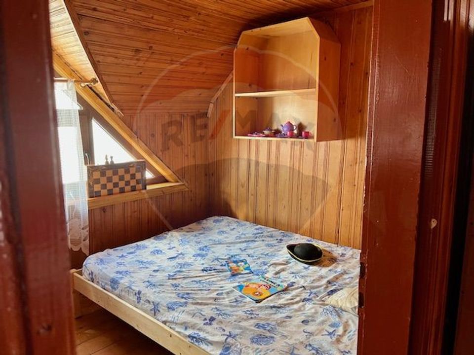 Casă / Vilă cu 4 camere de vânzare