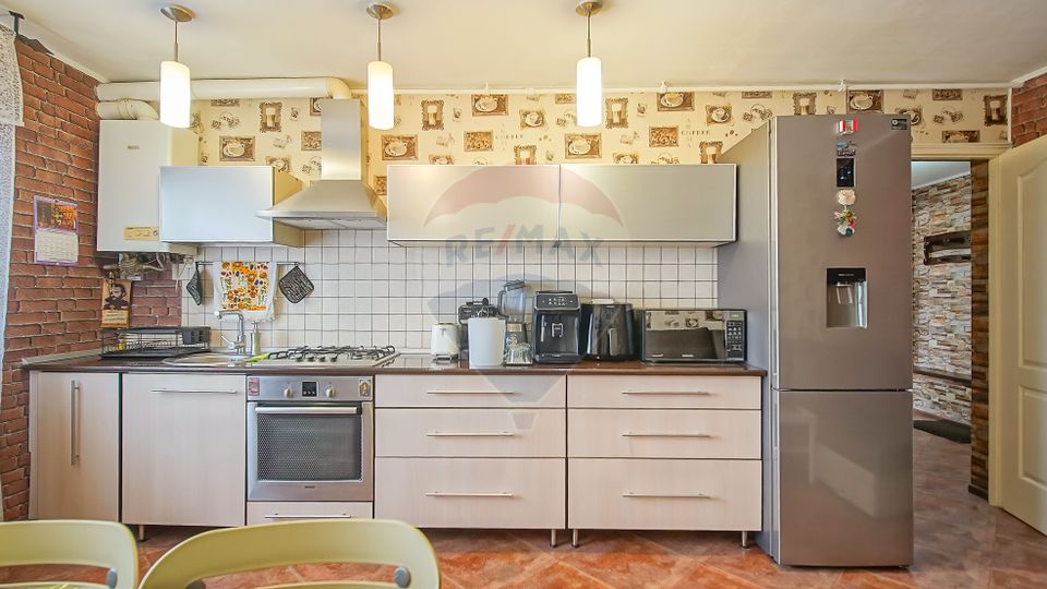 COMISION 0 | Ap 3 camere decomandat | Mobilat Utilat | Triaj