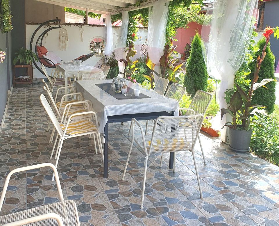 8 room House / Villa for sale