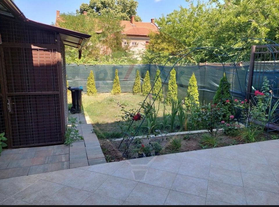 4 room Apartment for sale, Central area