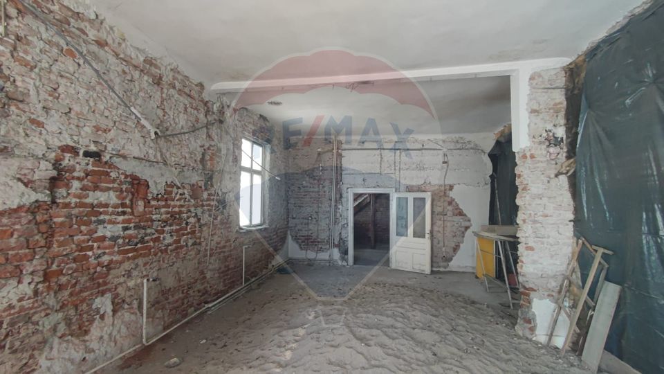 68.34sq.m Commercial Space for sale, Ultracentral area