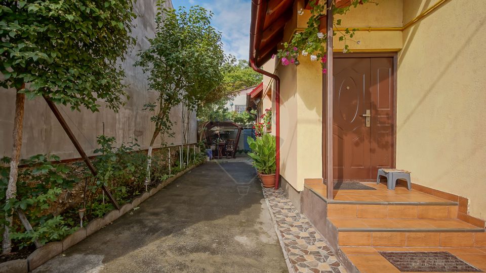 !VANDUT! Casă tipică pentru un stil de viață liniștit  Craiter, Brașov