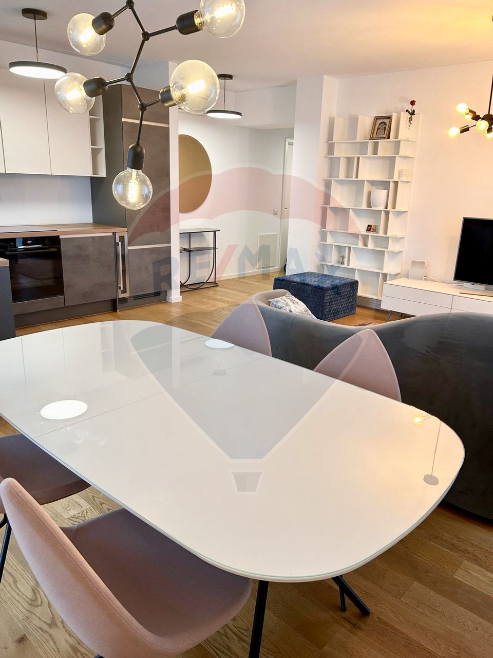 Apartament cu 2 camere de închiriat în zona Aviatiei