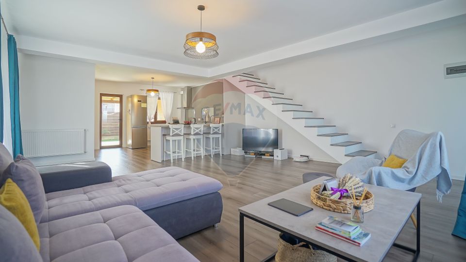 4 room House / Villa for sale