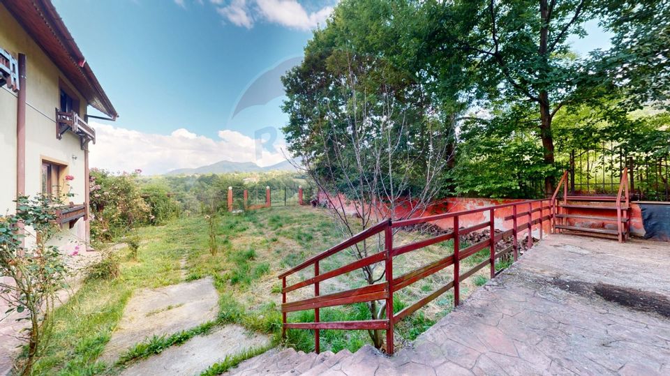 10 room Hotel / Pension for sale