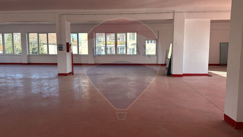 De închiriat spațiu comercial 754 mp în Marghita, Bihor