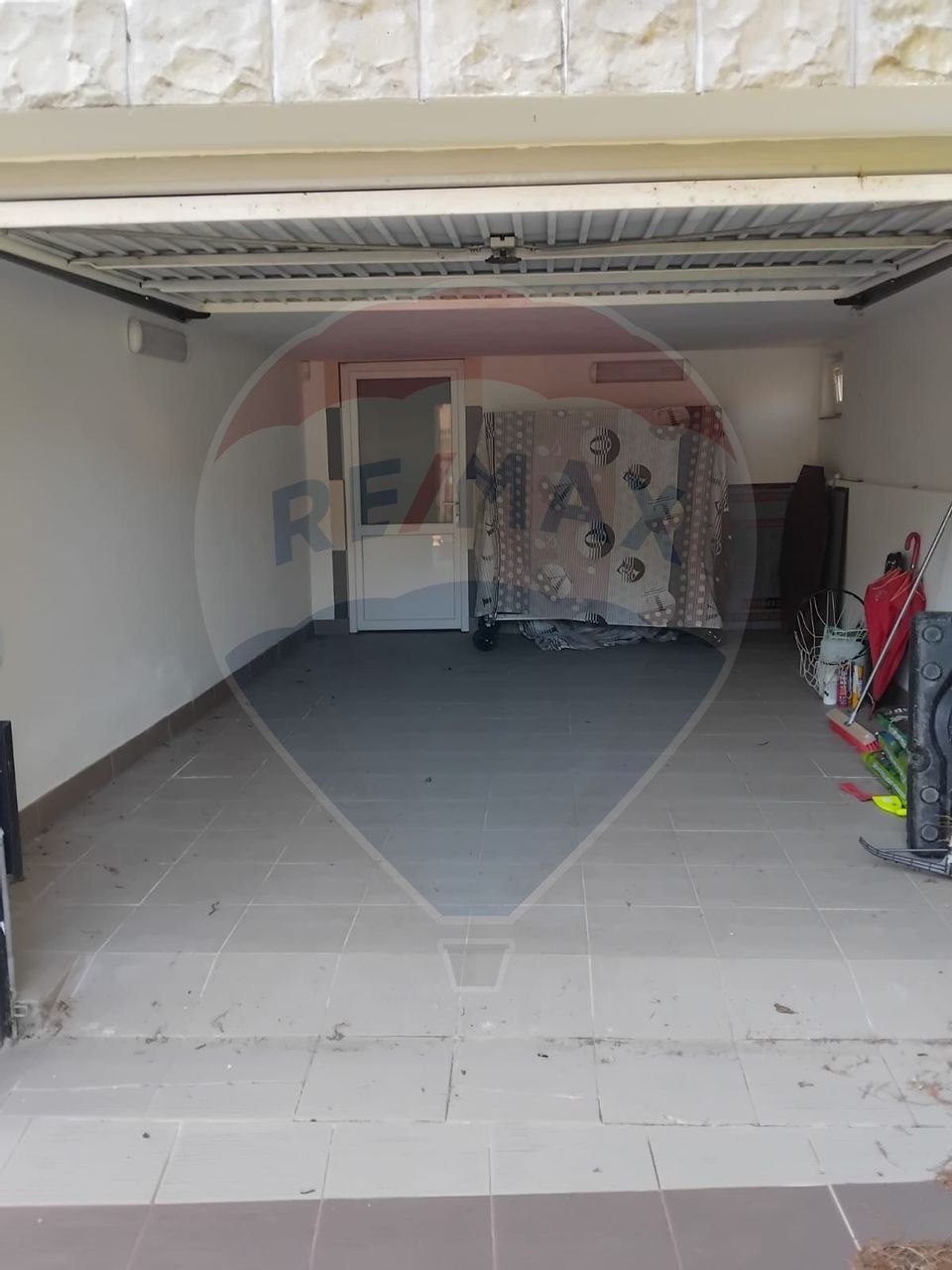 4 room House / Villa for sale, Sud area