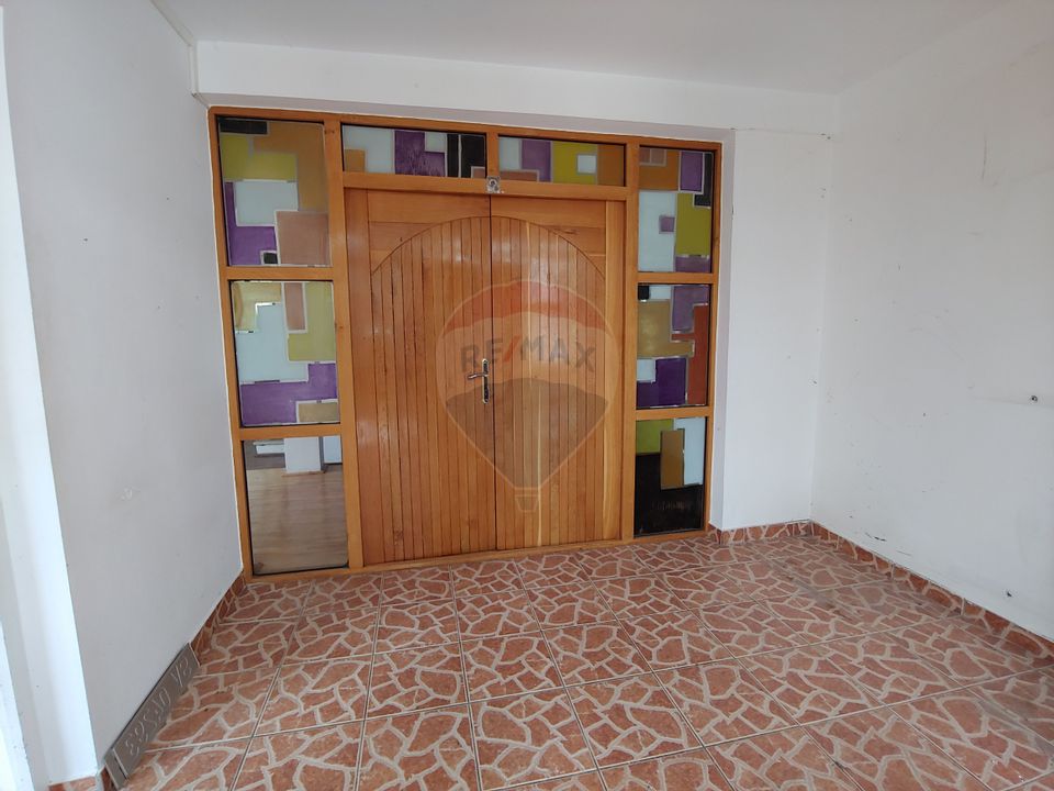 8 room House / Villa for sale