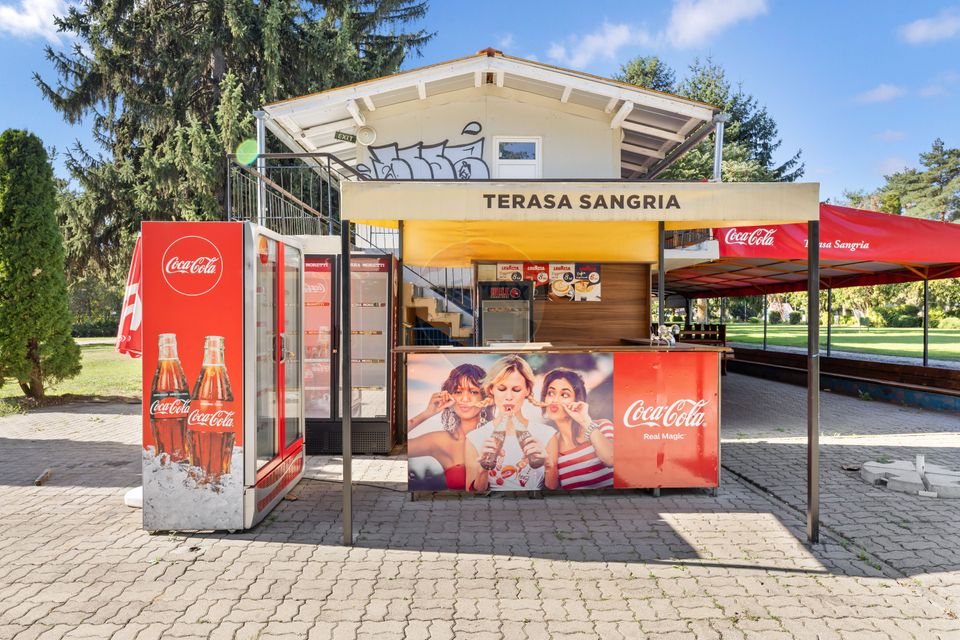 Terasa de vanzare pe strandul Neptun