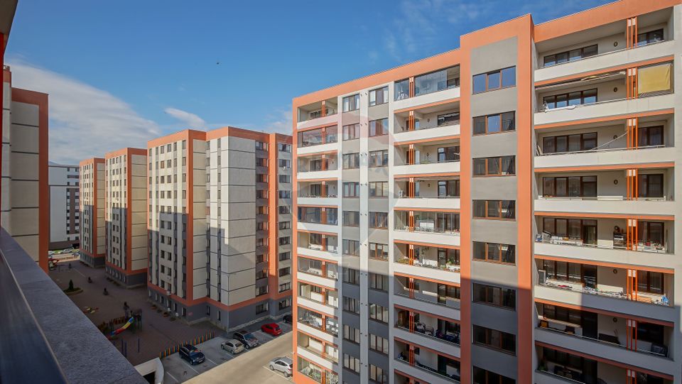 3 room Apartment for sale, Tractorul area