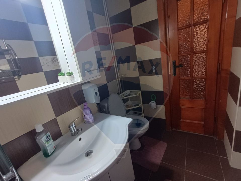Apartament cu 2 camere  decomandat zona 300
