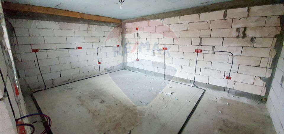 8 room House / Villa for sale