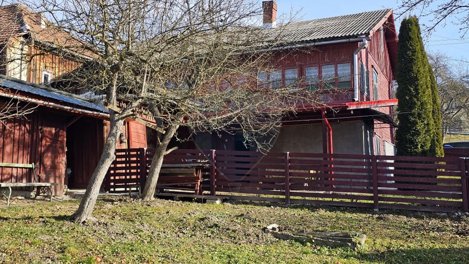 Casă / Vilă cu 3 camere de vânzare-Cacica-Suceava