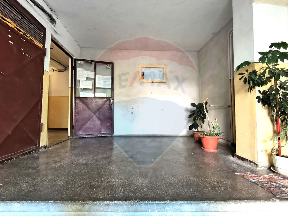 Apartament cu 3 camere de vânzare în zona Faleza Nord