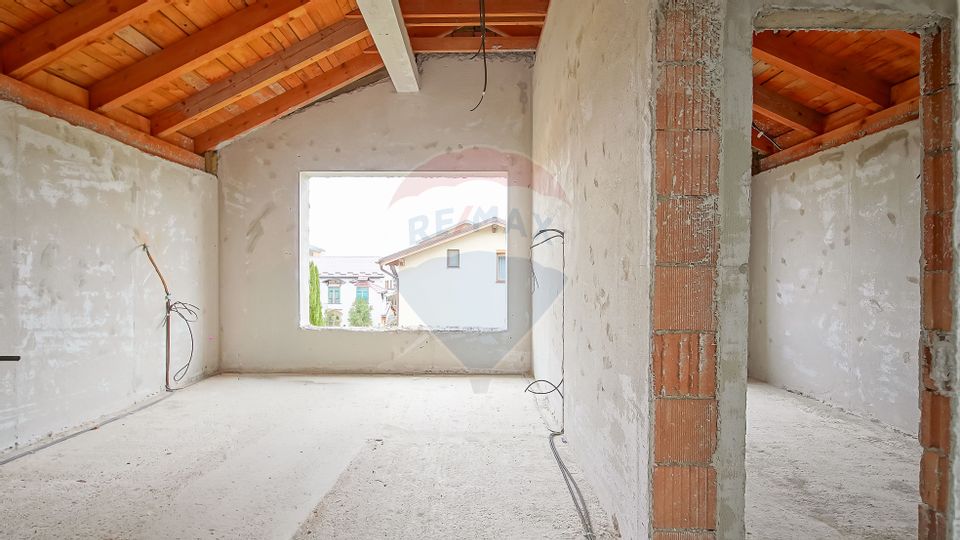 Casă spațioasă la gri, 4 camere, 3 băi, teren 500 mp – zona Bartolomeu