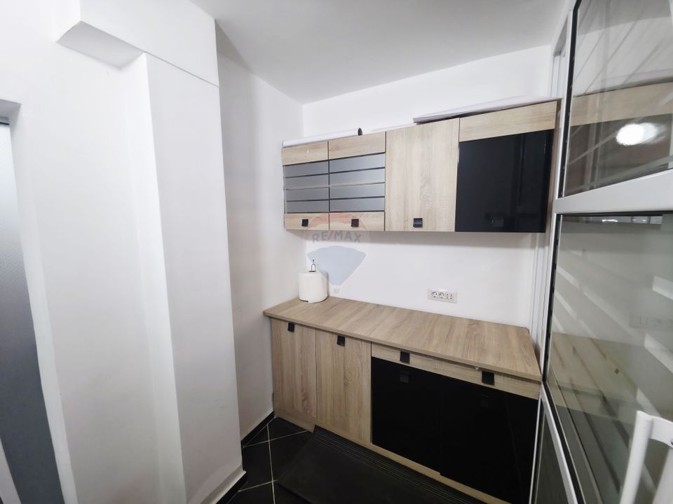 68sq.m Commercial Space, Central area