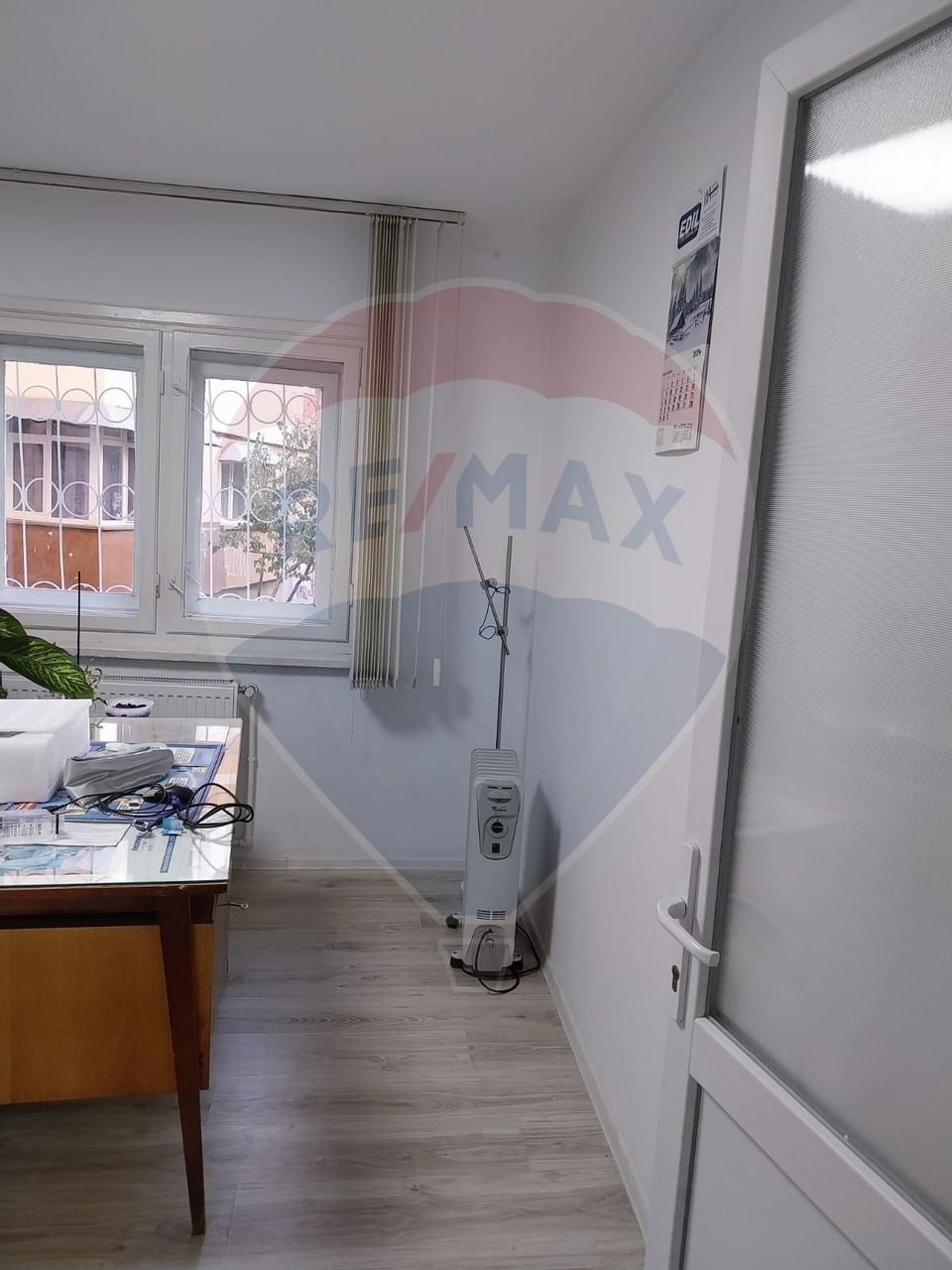 50sq.m Commercial Space for rent, Lapus area