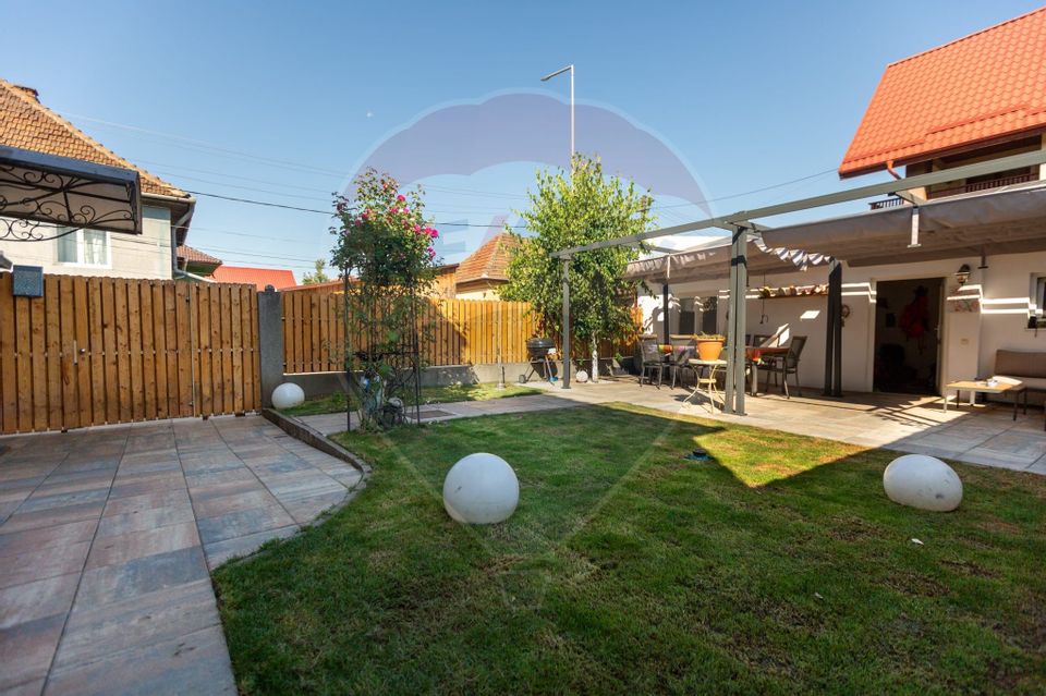 Casă la cheie ! 4 camere de vânzare la cateva minute de centru