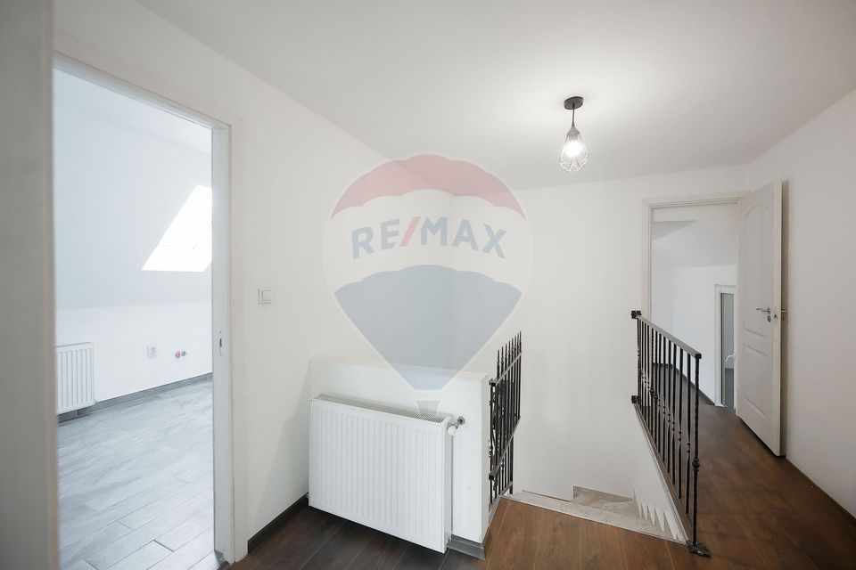 4 room House / Villa for sale, Episcopia Bihorului area