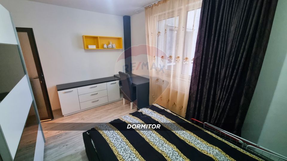 Apartament 3 camere de închiriat bloc nou lift în zona ultra Central